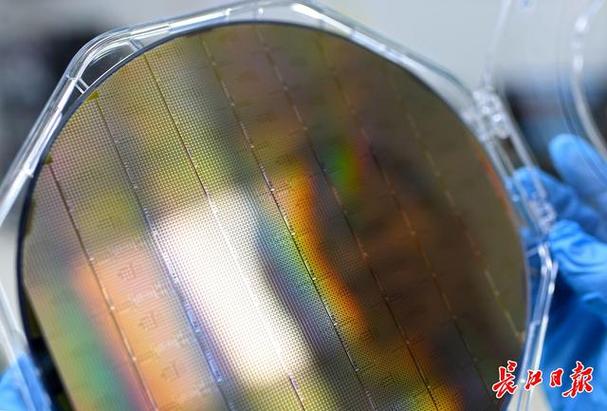 进口一枚超万元 国内量产后只售数百元 光谷造“视觉芯片”有望刷新市场 互联通信 进口一枚超万元 国内量产后只售数百元 光谷造“视觉芯片”有望刷新市场 进口一枚超万元 国内量产后只售数百元 光谷造“视觉芯片”有望刷新市场 互联通信