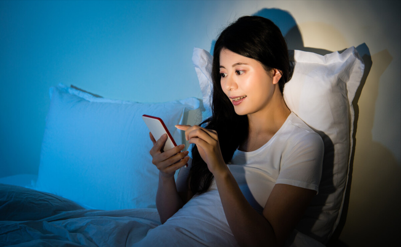耐久关灯玩手机 女孩得了白内障 耐久关灯玩手机 女孩得了白内障 互联通信