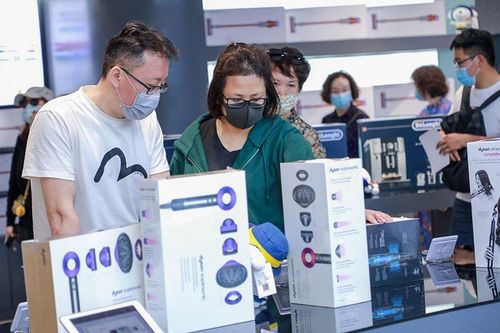 京东国际免税实体店进驻三亚海旅免税城 电子数码产品“打头阵” 互联通信 京东国际免税实体店进驻三亚海旅免税城 电子数码产品“打头阵” 京东国际免税实体店进驻三亚海旅免税城 电子数码产品“打头阵” 互联通信
