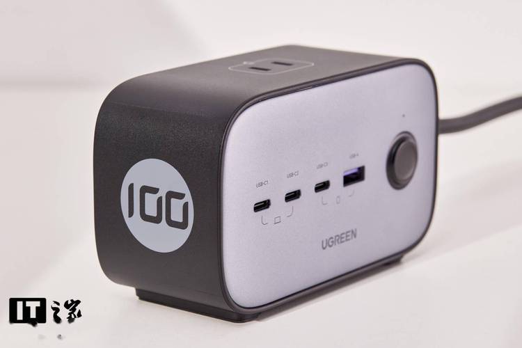「IT之家开箱」绿联 100W 智充魔盒Pro图赏:采用复古收音机造型 互联通信 「IT之家开箱」绿联 100W 智充魔盒Pro图赏:采用复古收音机造型 「IT之家开箱」绿联 100W 智充魔盒Pro图赏:采用复古收音机造型 互联通信