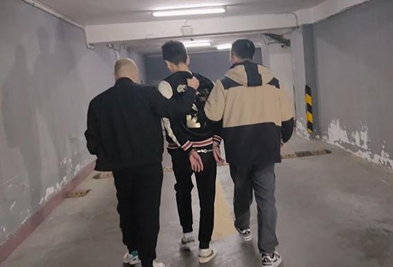 全链条袭击!福建闽清警方破获全国最大年夜造孽制售电子烟案 智能科技 全链条袭击!福建闽清警方破获全国最大年夜造孽制售电子烟案 全链条袭击!福建闽清警方破获全国最大年夜造孽制售电子烟案 智能科技