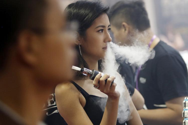 南京9名大年夜学生吸网购电子烟后头晕烦躁病院已报案 互联通信 南京9名大年夜学生吸网购电子烟后头晕烦躁病院已报案 南京9名大年夜学生吸网购电子烟后头晕烦躁病院已报案 互联通信
