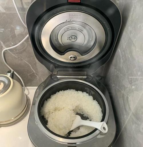 500元和2000元的电饭煲有何差异?3年换了2个电饭煲我终于懂了 互联通信 500元和2000元的电饭煲有何差异?3年换了2个电饭煲我终于懂了 500元和2000元的电饭煲有何差异?3年换了2个电饭煲我终于懂了 互联通信