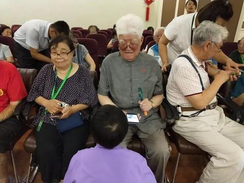 榆林市智能通电子科技董事长张钧:一个初中卒业生若何玩转高科技 人工智能 榆林市智能通电子科技董事长张钧:一个初中卒业生若何玩转高科技 榆林市智能通电子科技董事长张钧:一个初中卒业生若何玩转高科技 人工智能
