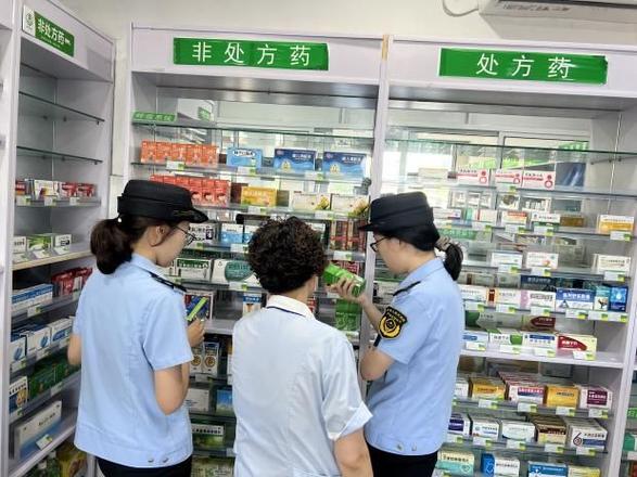 方便了!24小时自动售药机亮相江阴街头内有100多种非处方药 智能家居 方便了!24小时自动售药机亮相江阴街头内有100多种非处方药 方便了!24小时自动售药机亮相江阴街头内有100多种非处方药 智能家居
