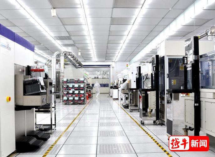 “中国屏”镀上“绍兴膜”绍兴造出我国首套半导体显示核心装备 人工智能 “中国屏”镀上“绍兴膜”绍兴造出我国首套半导体显示核心装备 “中国屏”镀上“绍兴膜”绍兴造出我国首套半导体显示核心装备 人工智能