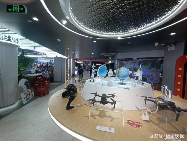 科技版沉浸式宅家这里一站配齐!京东电器南京新街口店618进级亮相 人工智能 科技版沉浸式宅家这里一站配齐!京东电器南京新街口店618进级亮相 科技版沉浸式宅家这里一站配齐!京东电器南京新街口店618进级亮相 人工智能