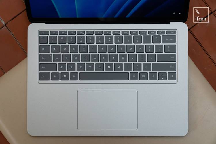 微软发视频:教用户若何维修 Surface Laptop SE 智能科技 微软发视频:教用户若何维修 Surface Laptop SE 微软发视频:教用户若何维修 Surface Laptop SE 智能科技