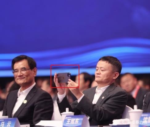手机是富人玩的 专访大年夜神产品总经理刘文兵 智能科技 手机是富人玩的 专访大年夜神产品总经理刘文兵 手机是富人玩的 专访大年夜神产品总经理刘文兵 智能科技