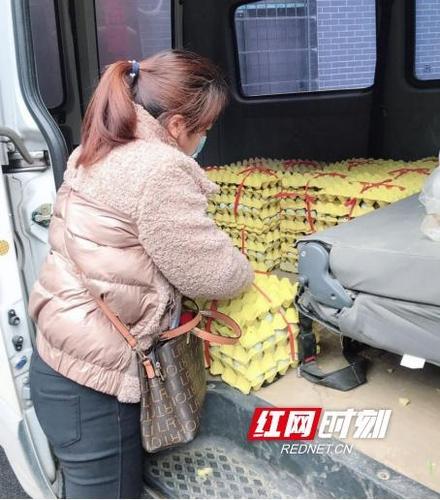 新邵张美玎:搭建线上“钱袋子”为乡亲们卖土货 互联通信 新邵张美玎:搭建线上“钱袋子”为乡亲们卖土货 新邵张美玎:搭建线上“钱袋子”为乡亲们卖土货 互联通信
