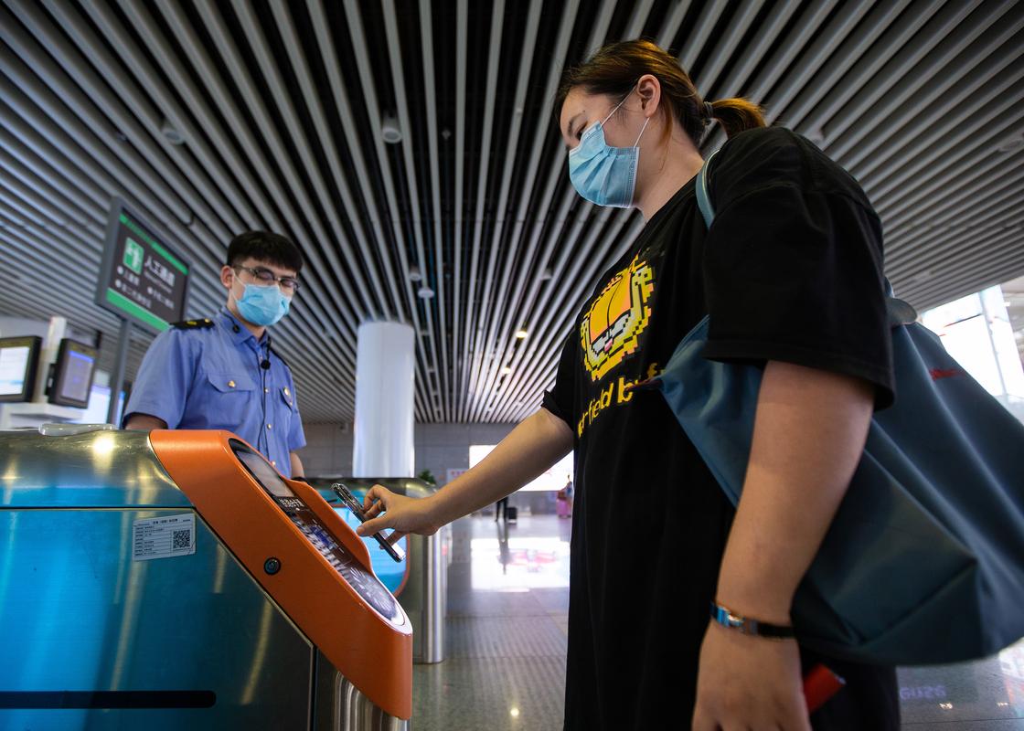 高中生上学不能带手机 公交车要扫码才能乘车 怎么办? 智能家居 高中生上学不能带手机 公交车要扫码才能乘车 怎么办? 高中生上学不能带手机 公交车要扫码才能乘车 怎么办? 智能家居