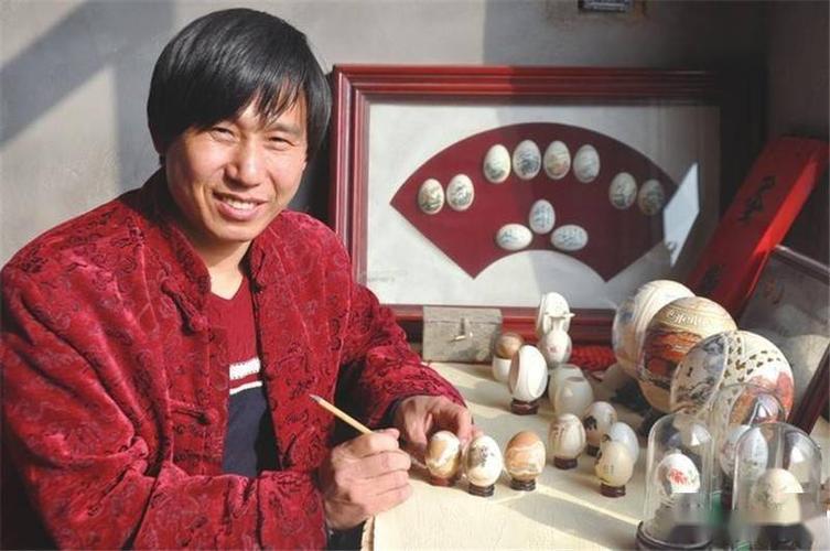 张海军:小小蛋壳雕出“大年夜世界” 互联通信 张海军:小小蛋壳雕出“大年夜世界” 张海军:小小蛋壳雕出“大年夜世界” 互联通信