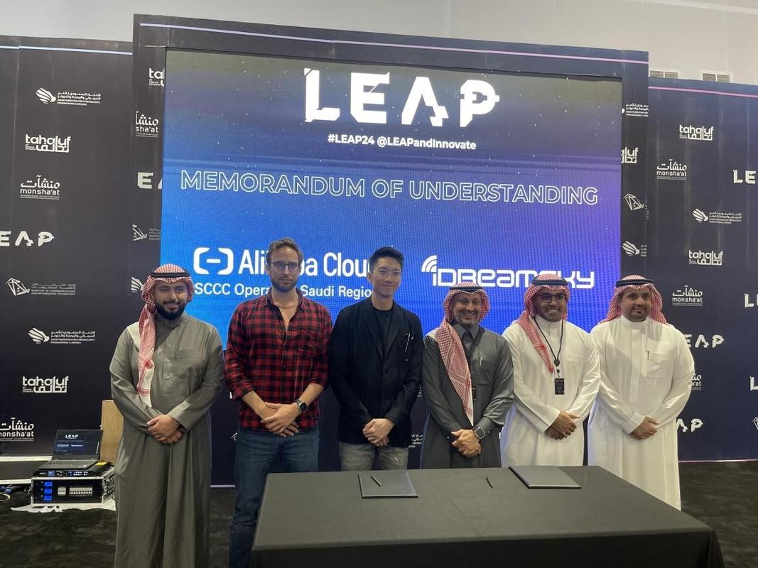 创梦寰宇亮相中东科技展LEAP 旗下《卡拉彼丘》获沙特王子点赞 智能科技 创梦寰宇亮相中东科技展LEAP 旗下《卡拉彼丘》获沙特王子点赞 创梦寰宇亮相中东科技展LEAP 旗下《卡拉彼丘》获沙特王子点赞 智能科技
