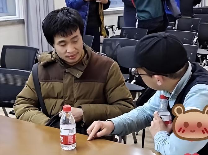 为了查看行程码韦东奕买了“智好手机”身上的背包很吸睛 互联通信 为了查看行程码韦东奕买了“智好手机”身上的背包很吸睛 为了查看行程码韦东奕买了“智好手机”身上的背包很吸睛 互联通信