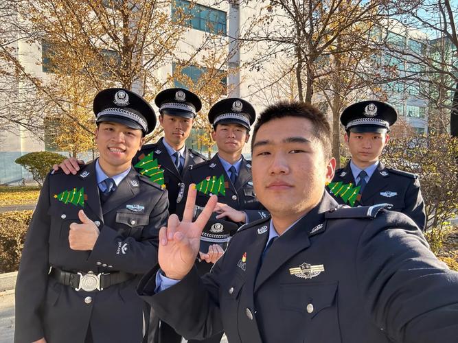 刑警大年夜队长捐躯在抓捕一线如今他的儿子也成为一名警校生 人工智能 刑警大年夜队长捐躯在抓捕一线如今他的儿子也成为一名警校生 刑警大年夜队长捐躯在抓捕一线如今他的儿子也成为一名警校生 人工智能