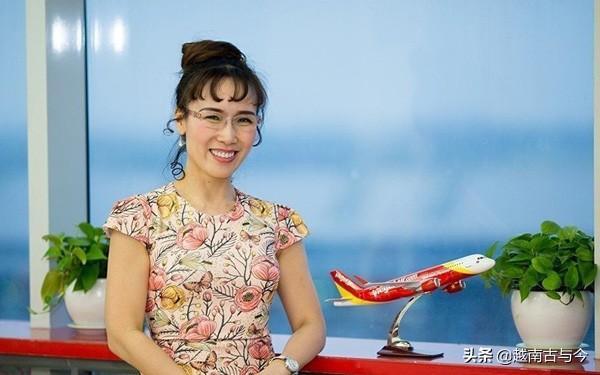 飞机上看比基尼秀?越南第一女首富创办比基尼航空 21岁赚百万美元 互联通信 飞机上看比基尼秀?越南第一女首富创办比基尼航空 21岁赚百万美元 飞机上看比基尼秀?越南第一女首富创办比基尼航空 21岁赚百万美元 互联通信