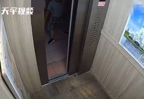 电梯内瞬间爆燃!发卖方赔偿101万! 互联通信 电梯内瞬间爆燃!发卖方赔偿101万! 电梯内瞬间爆燃!发卖方赔偿101万! 互联通信