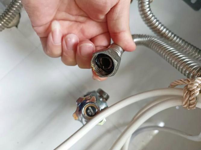 用了近10年的热水器坏了杭州阿姨网上搜索“排名首位”的维修师傅上门2680元换了一台“帅康”后崩溃…… 智能科技 用了近10年的热水器坏了杭州阿姨网上搜索“排名首位”的维修师傅上门2680元换了一台“帅康”后崩溃…… 用了近10年的热水器坏了杭州阿姨网上搜索“排名首位”的维修师傅上门2680元换了一台“帅康”后崩溃…… 智能科技