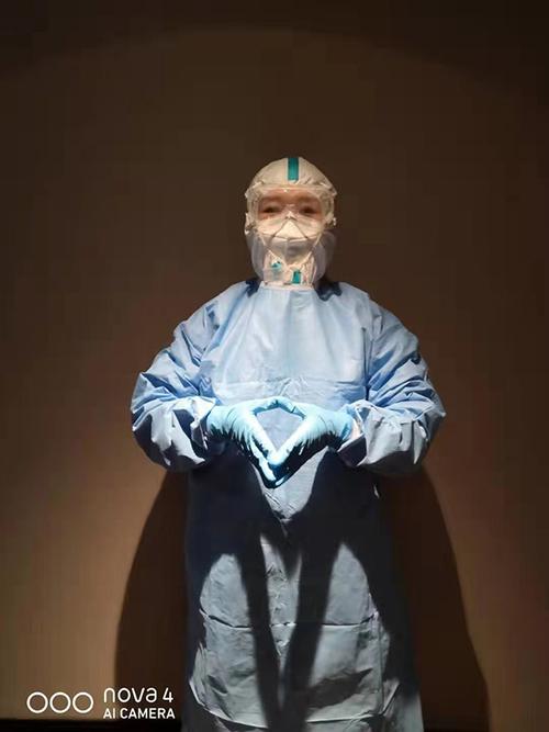 穿上防护服 她也是逆行的战士 智能家居 穿上防护服 她也是逆行的战士 穿上防护服 她也是逆行的战士 智能家居