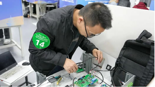 成都石化工业黉舍举办2024年成都邑中等职业(技工)黉舍师生技能大年夜赛电子产品设计与应用赛项 智能家居 成都石化工业黉舍举办2024年成都邑中等职业(技工)黉舍师生技能大年夜赛电子产品设计与应用赛项 成都石化工业黉舍举办2024年成都邑中等职业(技工)黉舍师生技能大年夜赛电子产品设计与应用赛项 智能家居