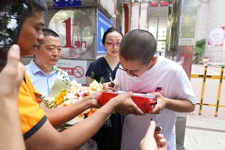 邮寄物品损坏该谁担责? 互联通信 邮寄物品损坏该谁担责? 邮寄物品损坏该谁担责? 互联通信