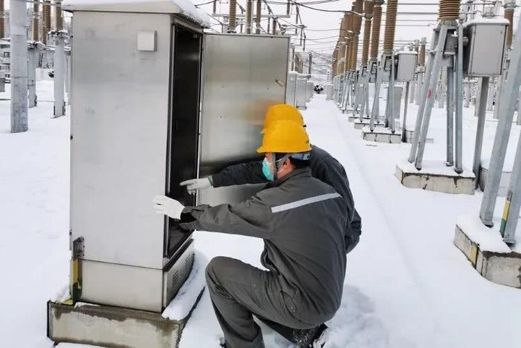 冀北承德供电公司:雪中巡视保安然 智能科技 冀北承德供电公司:雪中巡视保安然 冀北承德供电公司:雪中巡视保安然 智能科技