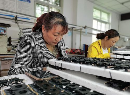贵州振鑫科技电子有限公司:分娩线满负荷筑起群众增收致富“梦工厂” 人工智能 贵州振鑫科技电子有限公司:分娩线满负荷筑起群众增收致富“梦工厂” 贵州振鑫科技电子有限公司:分娩线满负荷筑起群众增收致富“梦工厂” 人工智能