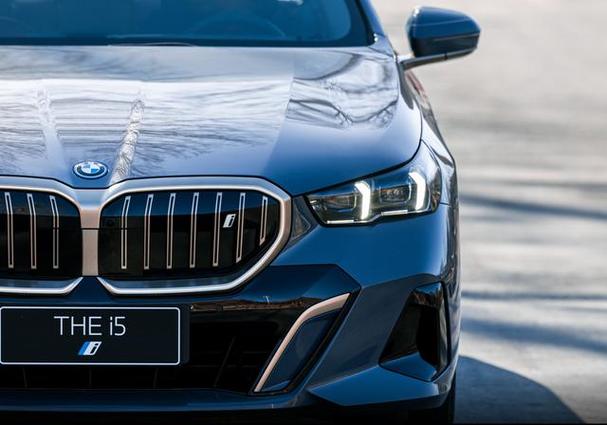 “标杆”不靠嘴(2) 纯电BMW i5“安然”不是撞个五星那么简单 互联通信 “标杆”不靠嘴(2) 纯电BMW i5“安然”不是撞个五星那么简单 “标杆”不靠嘴(2) 纯电BMW i5“安然”不是撞个五星那么简单 互联通信