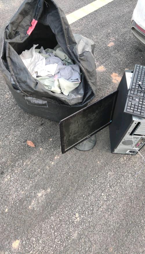 收废品的人不会旧电子设备估价也不会卖不只赚不到钱还... 智能科技 收废品的人不会旧电子设备估价也不会卖不只赚不到钱还... 收废品的人不会旧电子设备估价也不会卖不只赚不到钱还... 智能科技