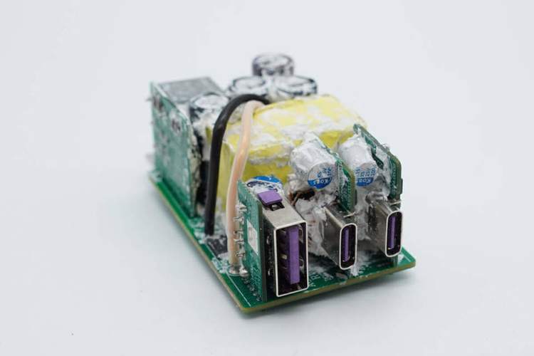 全新双USB-C快充口70W氮化镓饼干快充量产出货拆解看看做工 智能科技 全新双USB-C快充口70W氮化镓饼干快充量产出货拆解看看做工 全新双USB-C快充口70W氮化镓饼干快充量产出货拆解看看做工 智能科技