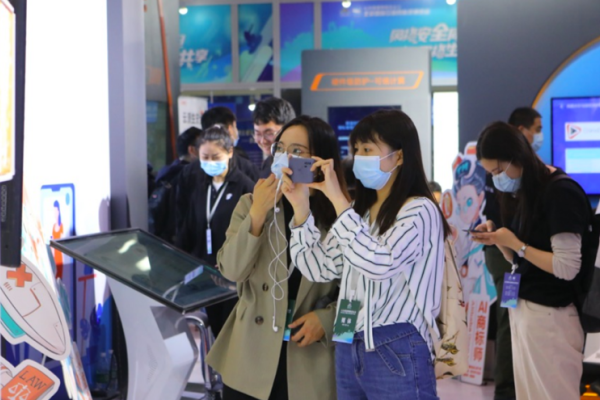 最前哨 | 阿里推出十款 AI 新品:防火防伪、防疫反诈鉴黄、打假 智能科技 最前哨 | 阿里推出十款 AI 新品:防火防伪、防疫反诈鉴黄、打假 最前哨 | 阿里推出十款 AI 新品:防火防伪、防疫反诈鉴黄、打假 智能科技