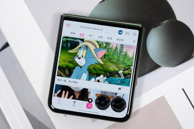 联想moto razr 50 Ultra AI元启版折叠屏手机开启OTA 3更新 联想moto razr 50 Ultra AI元启版折叠屏手机开启OTA 3更新 互联通信