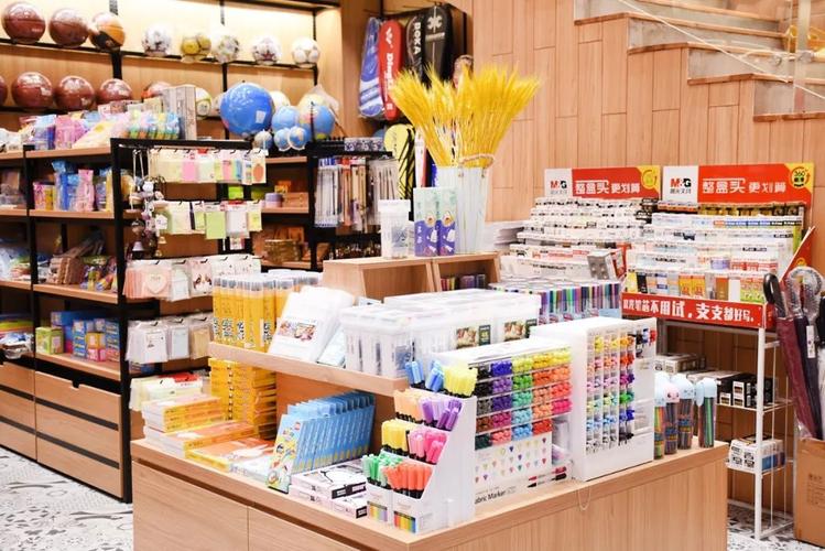 商品格量分类：提升文具店与书店设计的陈设印象 商品格量分类：提升文具店与书店设计的陈设印象 互联通信