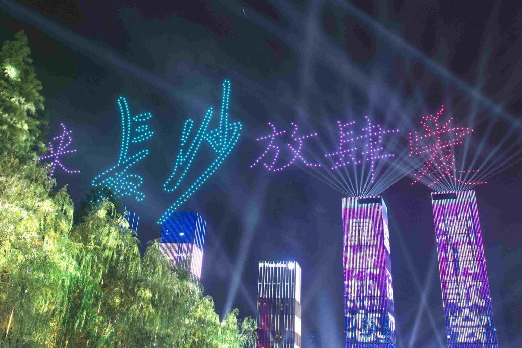 记者跨省追踪“网红机”长沙很多商场都有每台一年可坑10多万… 智能家居 记者跨省追踪“网红机”长沙很多商场都有每台一年可坑10多万… 记者跨省追踪“网红机”长沙很多商场都有每台一年可坑10多万… 智能家居
