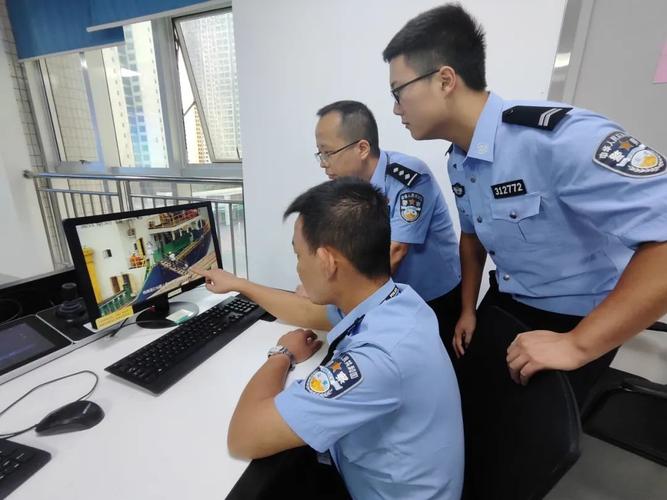 交警看治安监控 智能科技 交警看治安监控 交警看治安监控 智能科技